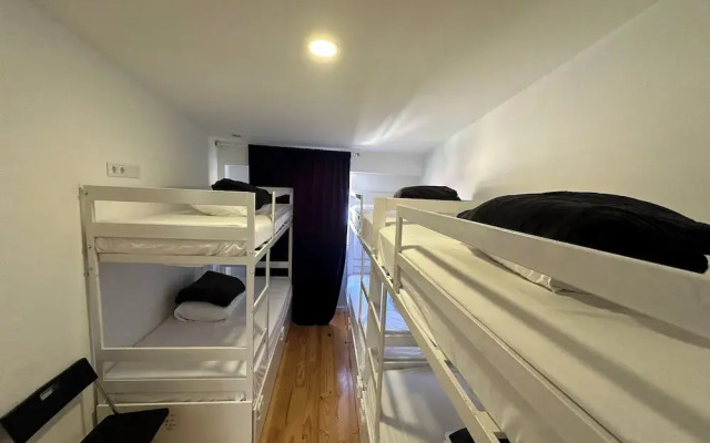 Owls Hostel Ribeiro