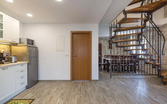 Amazing home in Ploce w/ WiFi and 3 Bedrooms
