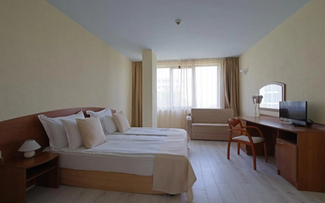 Perla Plaza Hotel