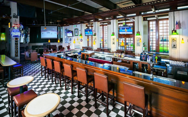 Hilton Oakland Airport Hotel