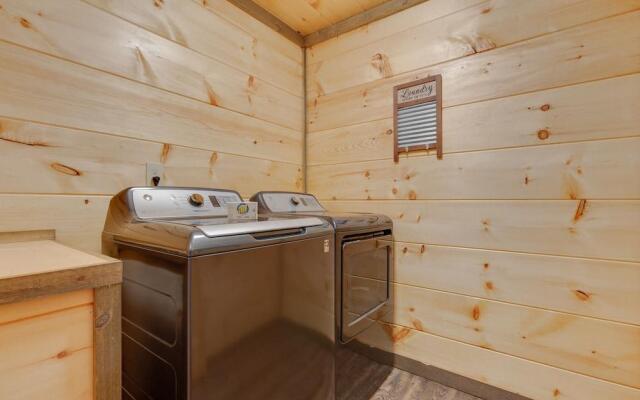 Great Smoky Lodge - Seven Bedroom Cabin