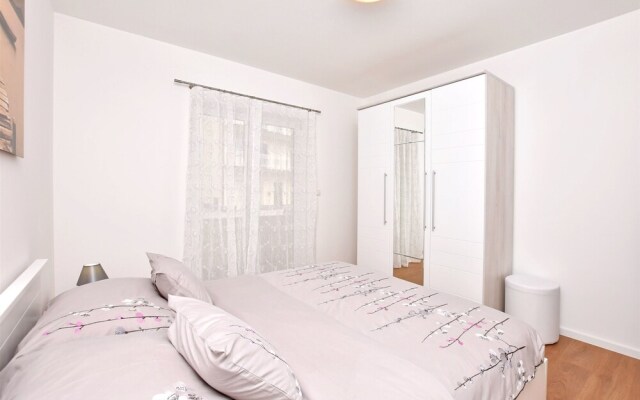Apartment Dora