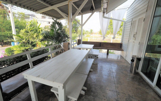 Baan Parinda (Pompom Home)