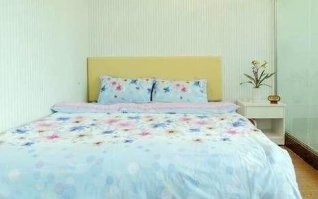 Small White Whale Inn