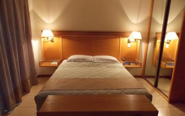 Cypres Hotel & Suites