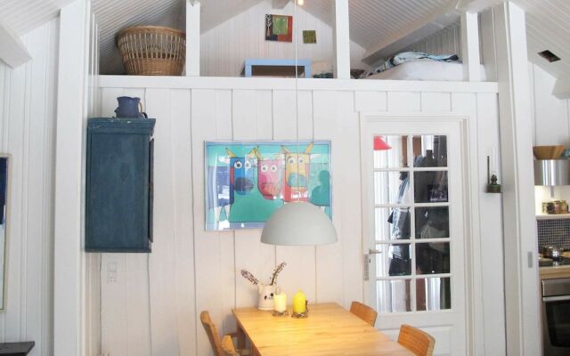 Seaside Holiday Home for 4 in Askeby