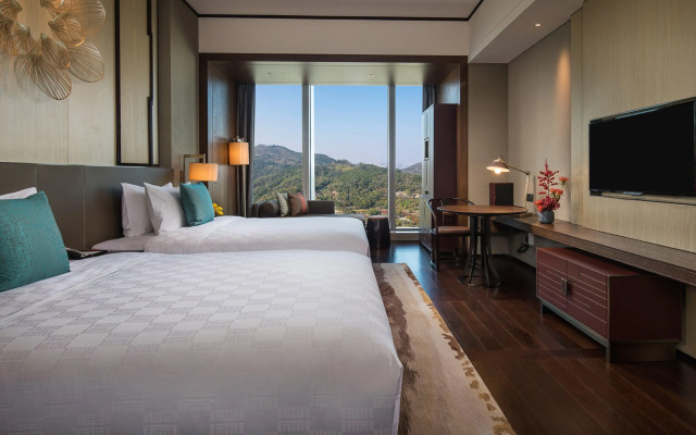 HUALUXE Xiamen Haicang Harbour View by IHG