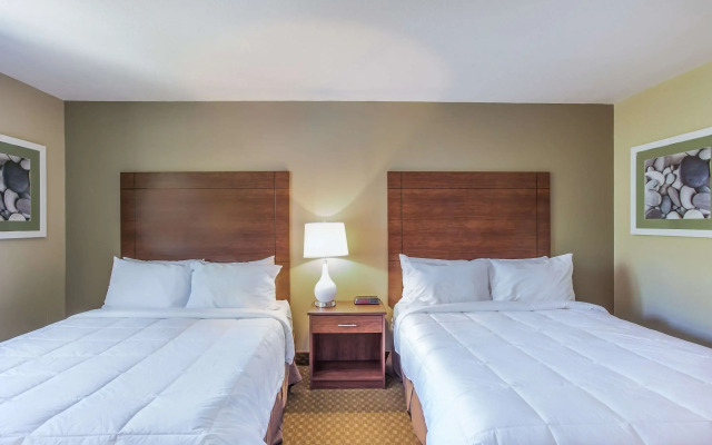 Quality Inn & Suites Gorham Riverside