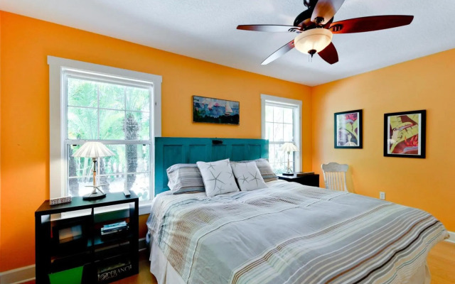 Captain's Quarters Spinnakers - 202 - 56th 1