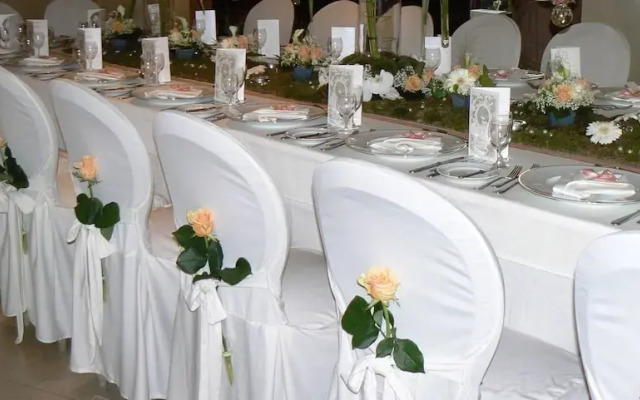 Hotel La Bastie D'Urfe