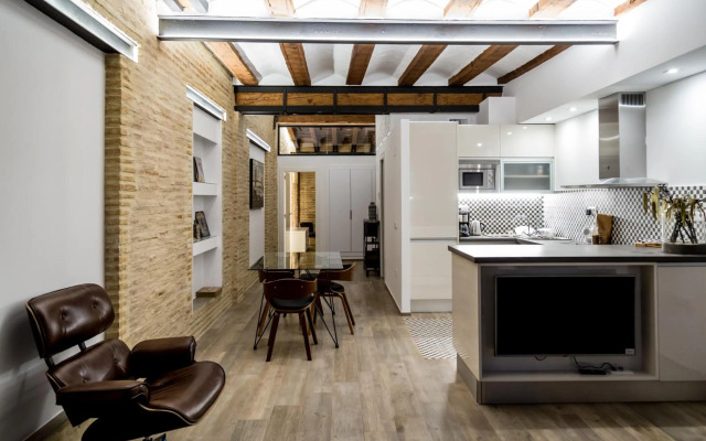 CENTER-Luxurious 1BR, 1BA-Terrace, WI-FI, A/C