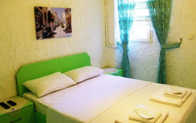 Ela Hotel