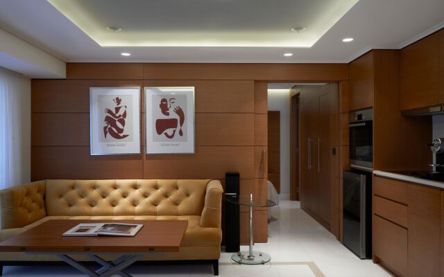 Bellevue On The Beach Suites