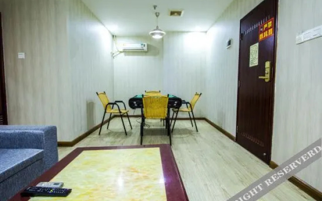 Hyatt Regency Hotel (Houhua Night Market)