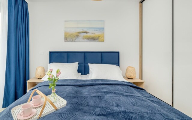 Blue Apartment With Sea View by Renters