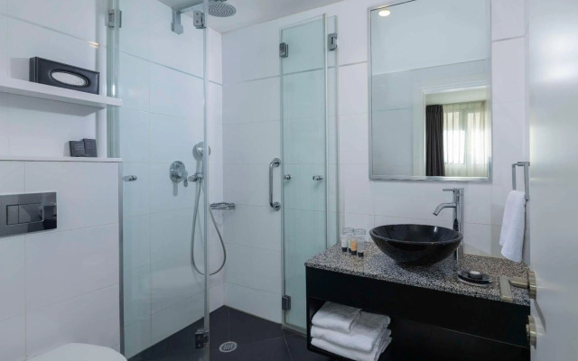 Best Western Regency Suites
