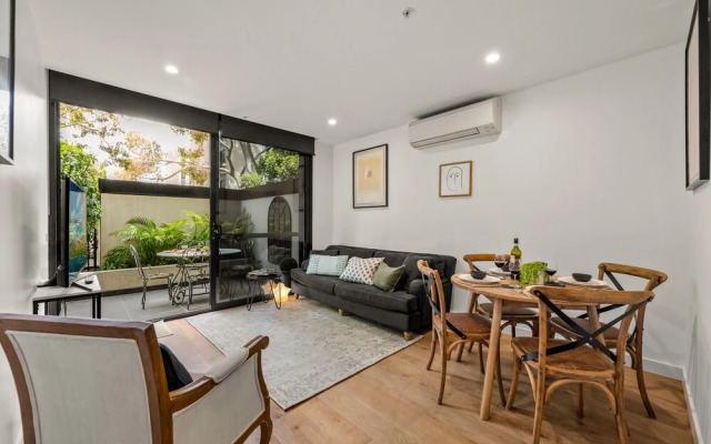 StayCentral - Hawthorn East - Study, 2 Car spaces