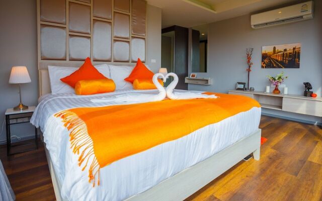 6th Avenue Phuket Surin - by Holy cow