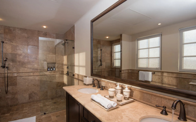 Condo DRC310 by Diamante