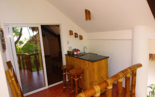 Pura Vida Beach & Dive Resort