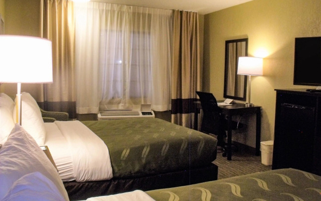 Clarion Pointe Winslow I-40