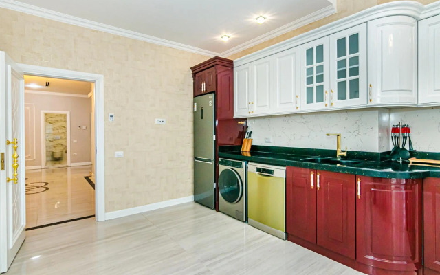 Buta Palace sweet home 903