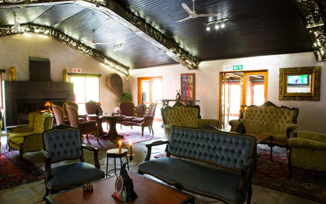 Misty Hills Country Hotel