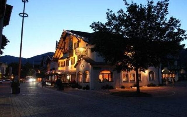 Hotel Lebzelter