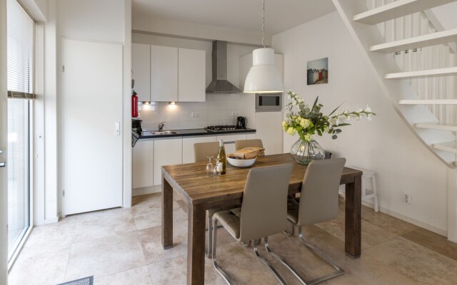 Cozy 3 Person Apartment With sea Views Flat Fish