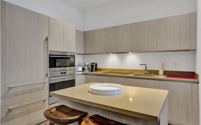 Beachfront 1 bedroom in a lux building