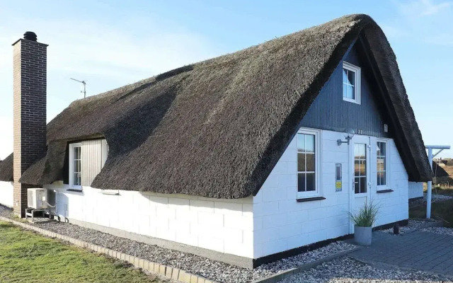 8 Person Holiday Home in Ringkobing-by Traum