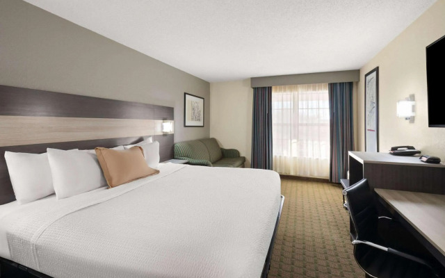 Travelodge by Wyndham Perry National Fairgrounds Area I-75