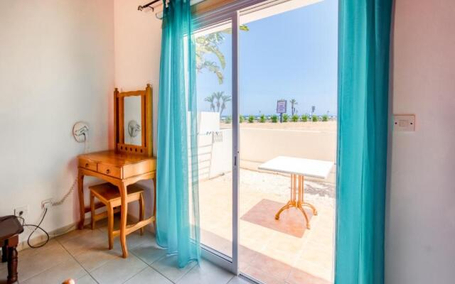 Kate's Latchi Beachfront Studio Apartment 1 by Ezoria