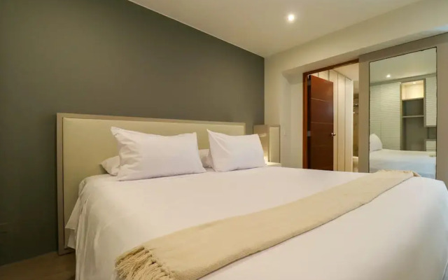 w Sensational 1BR With Private Pool in Barranco