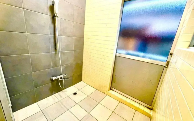 三丁庵 桜祭りに行こう カップルプランに長期滞在プランもあります We have long stay plan in Old Japanese modern style house – Bathroom – Shimoda