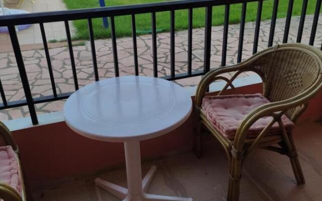 Ektor Apartments @Swimming Pool