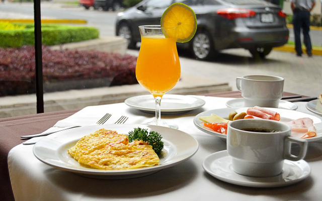 Roosevelt Hotel & Suites