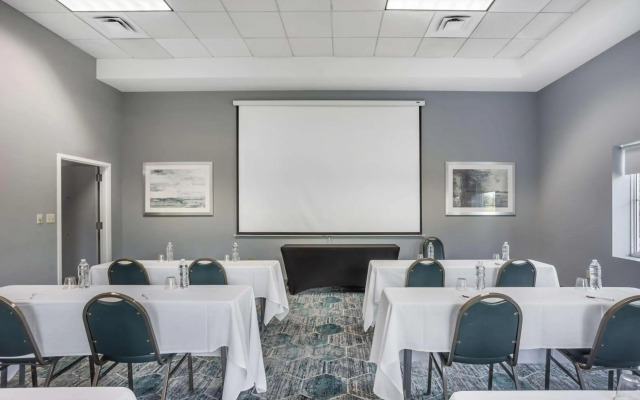 Best Western Plus Wilkes Barre-Scranton Airport Hotel