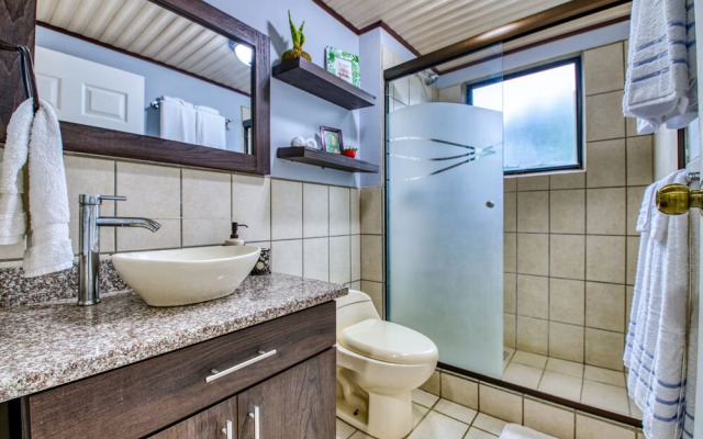 Golden Getaway Apartments