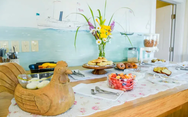 Payne's Harbor View Inn