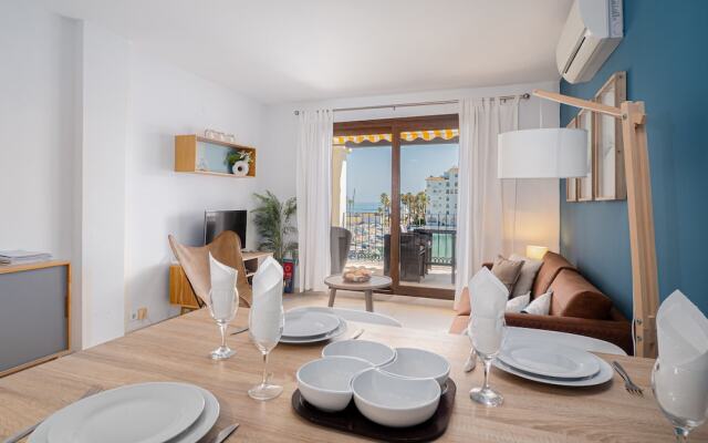 Beautiful Duquesa Harbour apt 2001