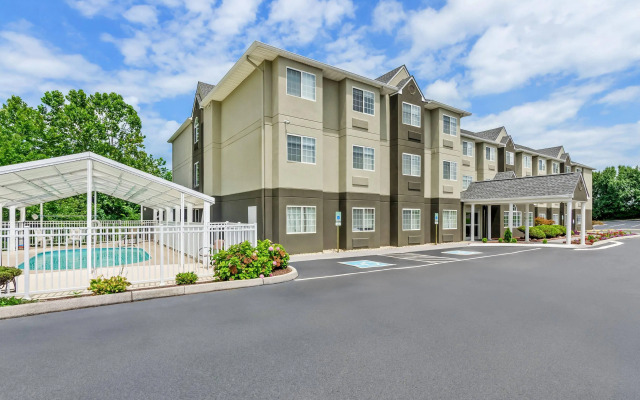 Quality Inn & Suites I-81 Exit 7