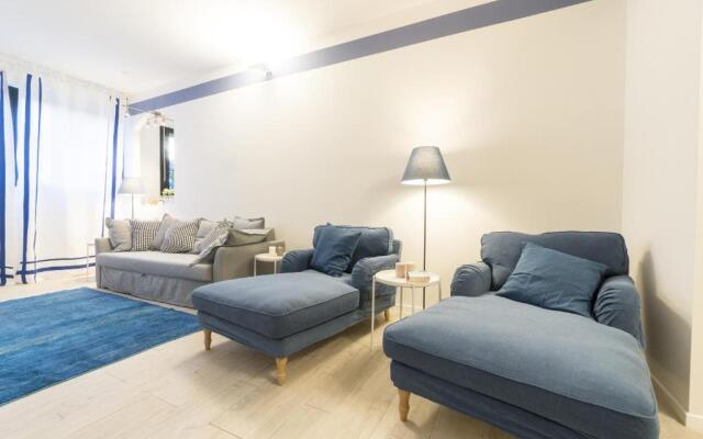 Dante Suite private parking