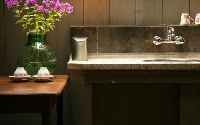 Secluded Farmhouse in Balkbrug with bubble bath