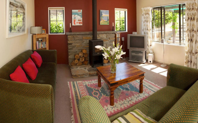 Criffel Peak View B&B and Apartment
