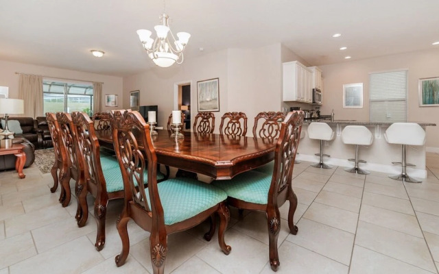 5160 Oakbourne Avenue