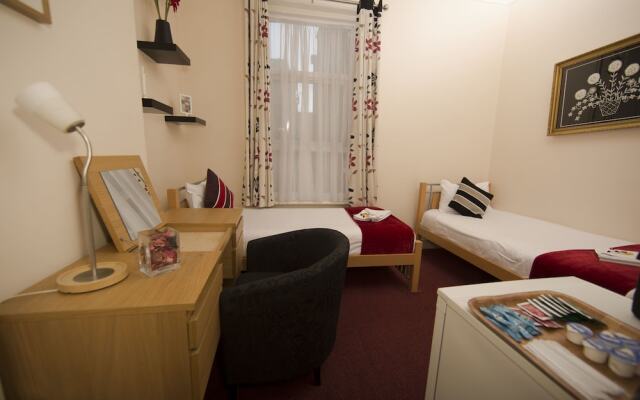 Royal Guest House by Saba