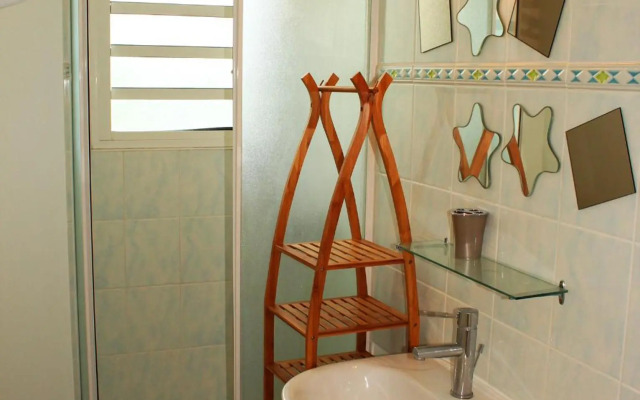 Villa with swimming pool close to the beach MQSL11