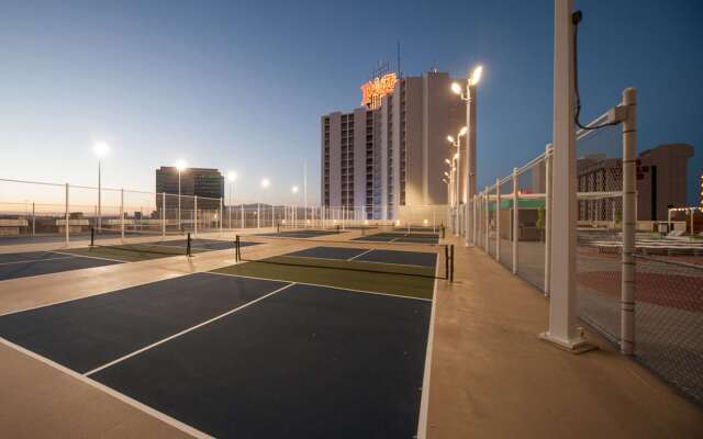 Plaza Hotel & Casino