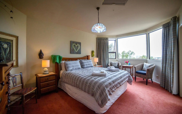 Oamaru House Bed and Breakfast